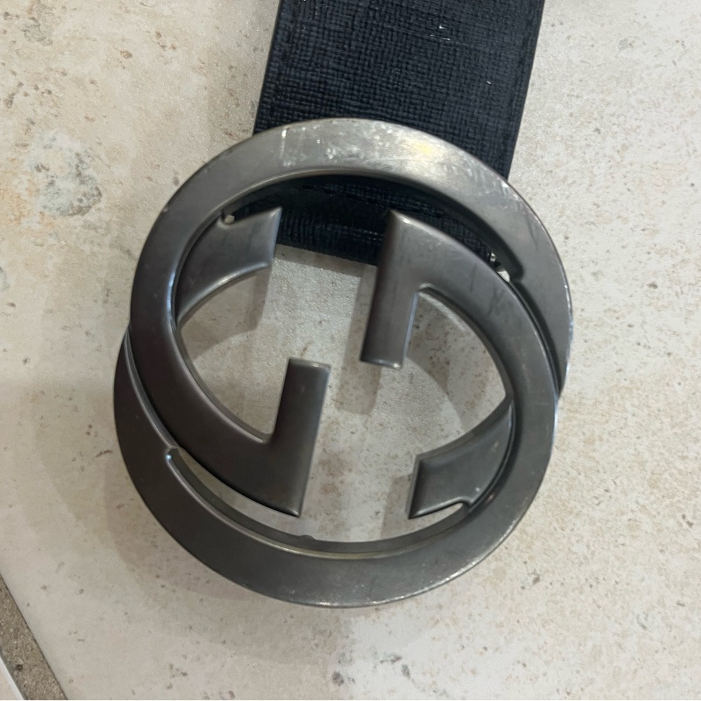 Gucci interlocking G coated canvas signature belt. 42 inches.